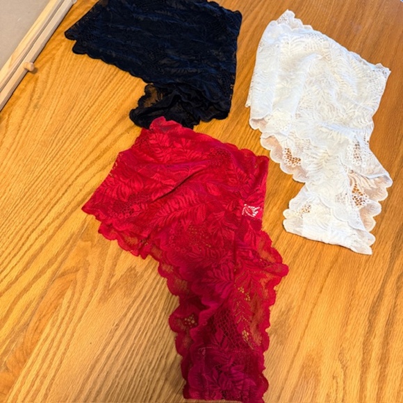 Sexy lace panties (3 pr) - Picture 2 of 3